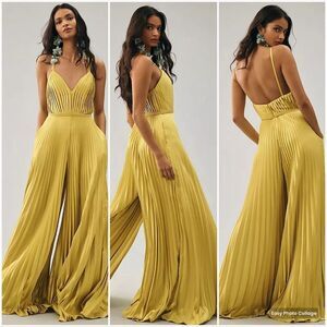 NWT Mac Duggal PLEATED PLUNGE NECK WIDE LEG JUMPSUIT